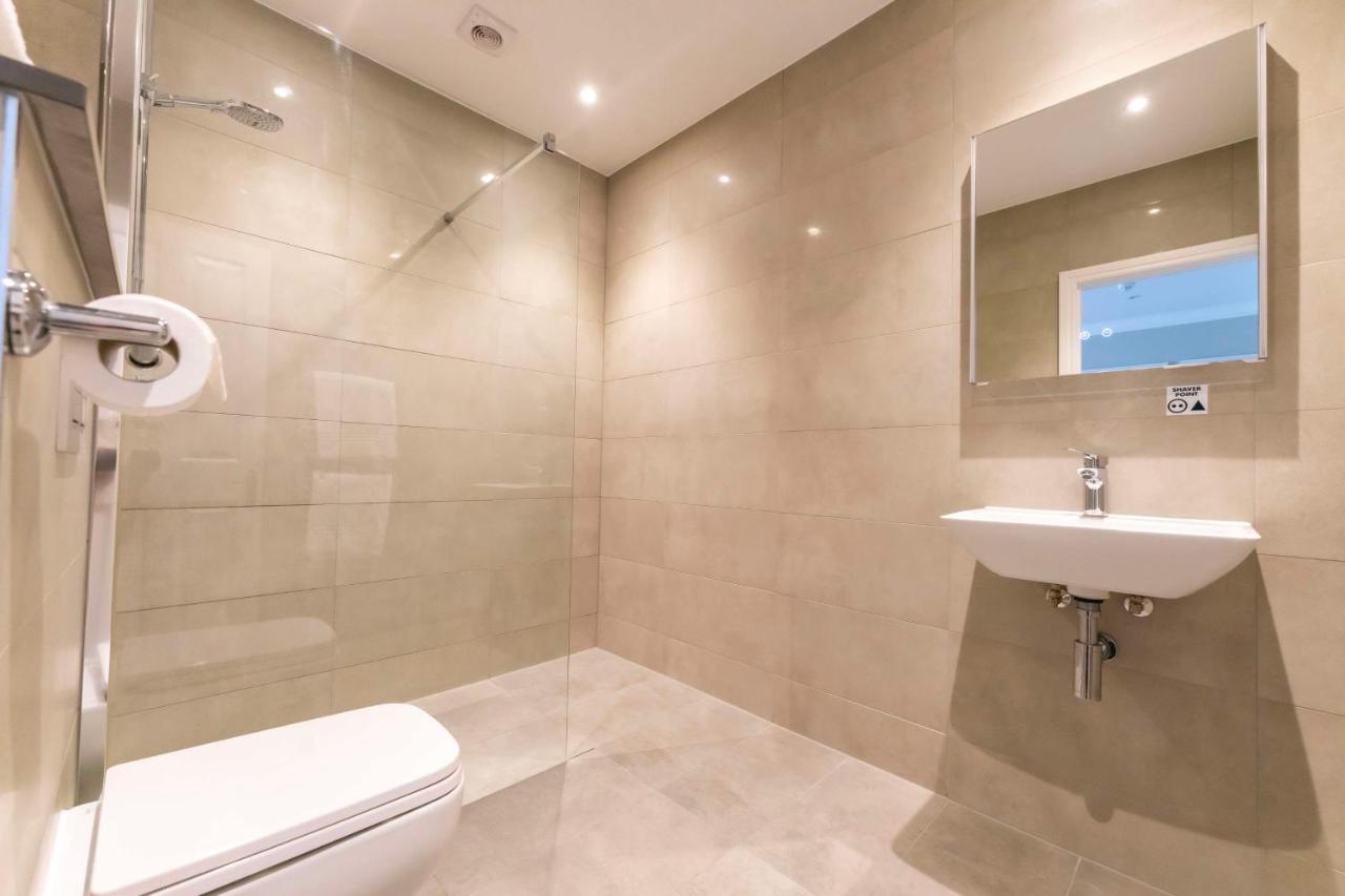 Oatlands Park Hotel - 5