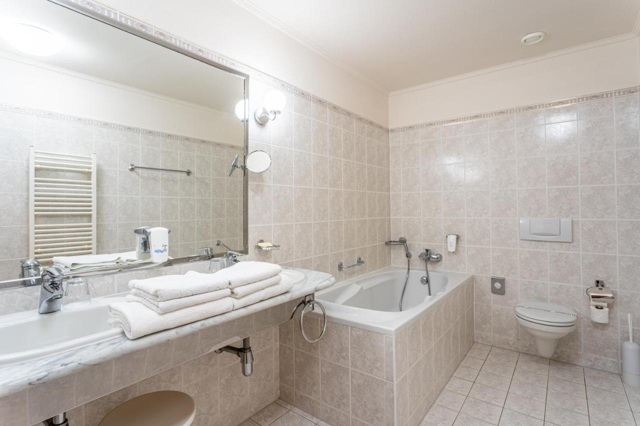 Hotel Radium Palace photo 2