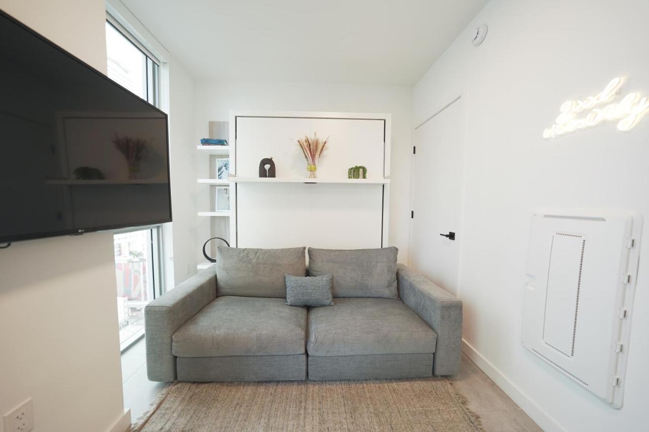 Modern Private Condo Downtown - Gym, Pool, Bayview - 4