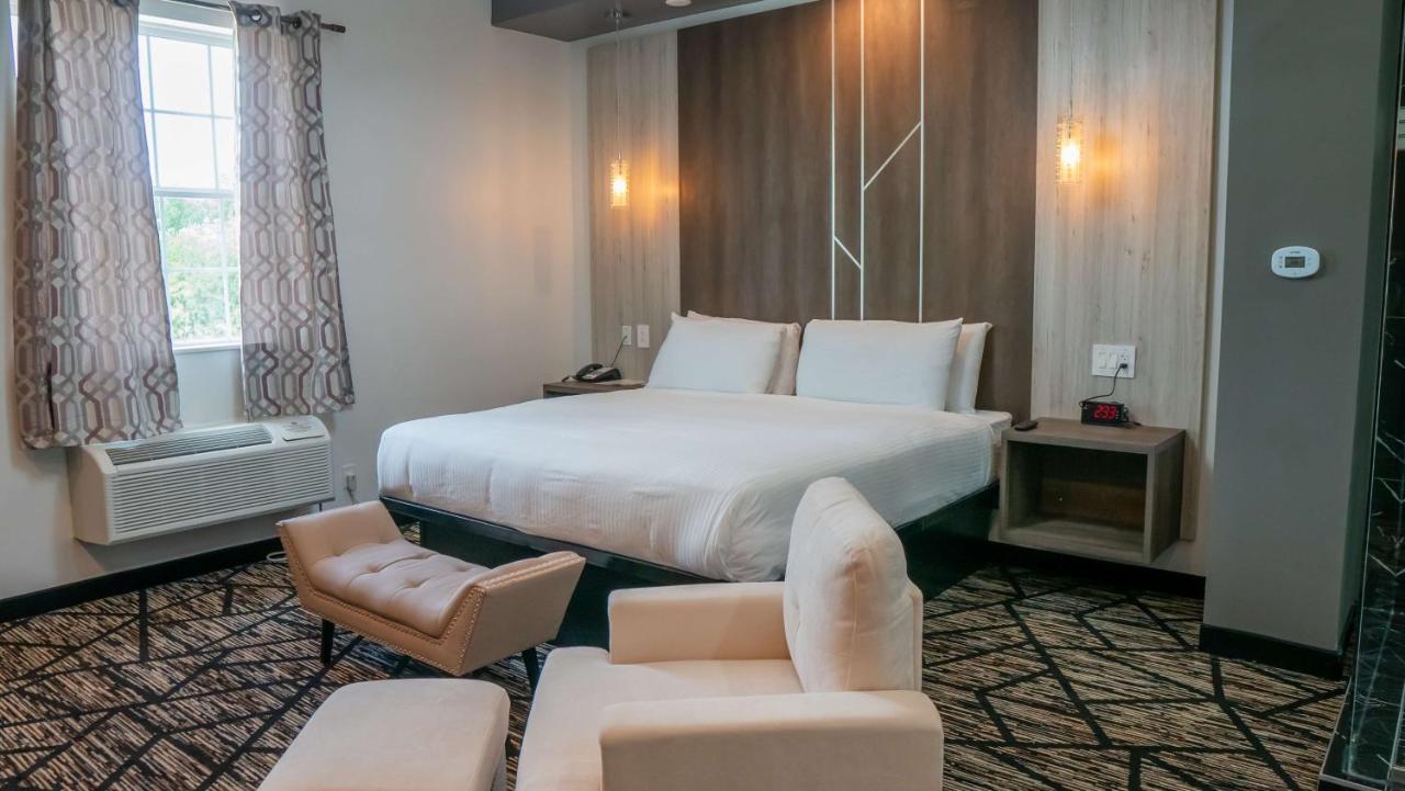 Comfeeni Inn and Suites photo 3