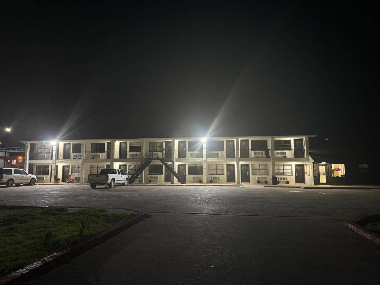 Eagle Inn photo 2