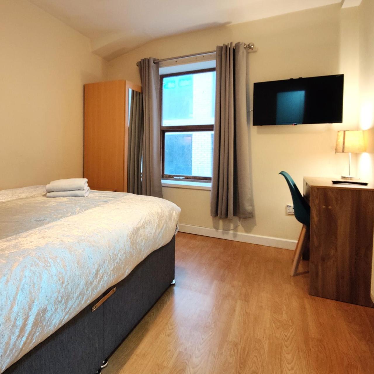 Liverpool Stays - City Centre Rooms with shared bathrooms