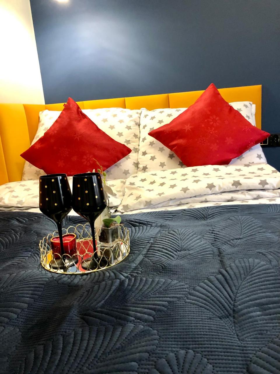 Golden Luxury Suite - 3