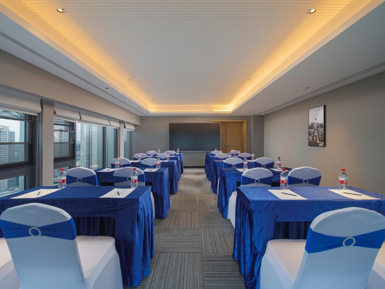 Park Inn by Radisson Chengdu FengHuang Mountain Sports Park