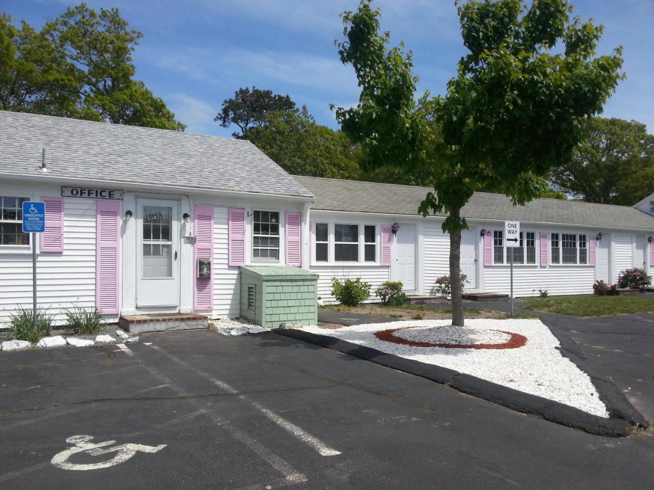 Bass River Motel photo 3