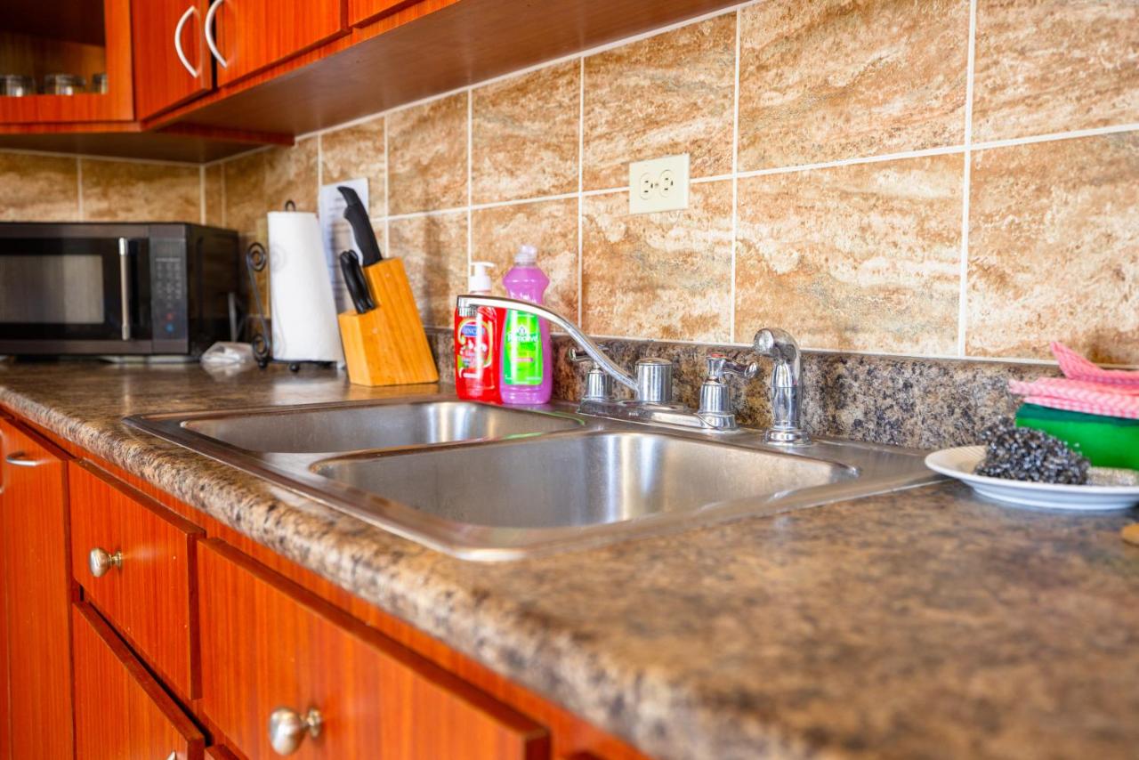 Colinas del Atlantico Vacational House 2nd Floor photo 3