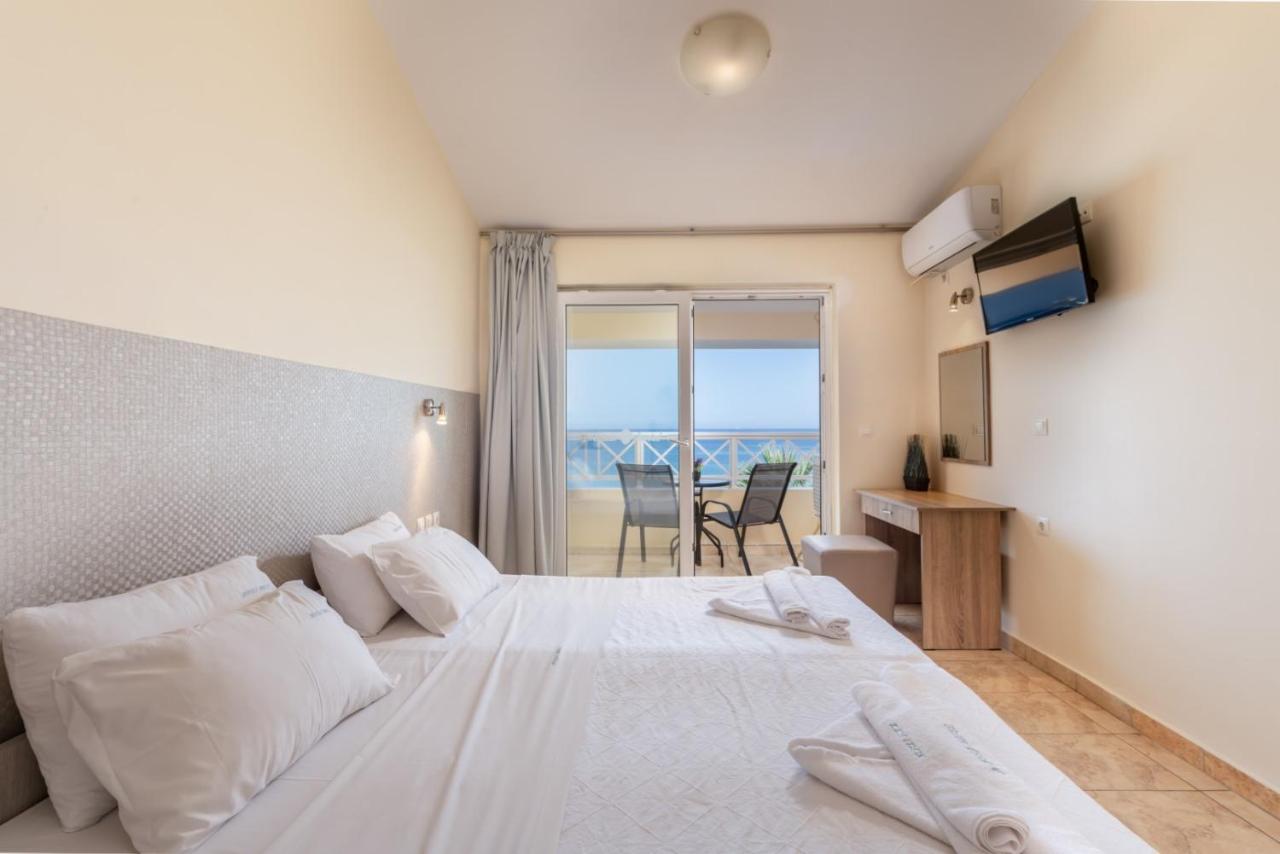 Nefeli Beach - living by the sea photo 4