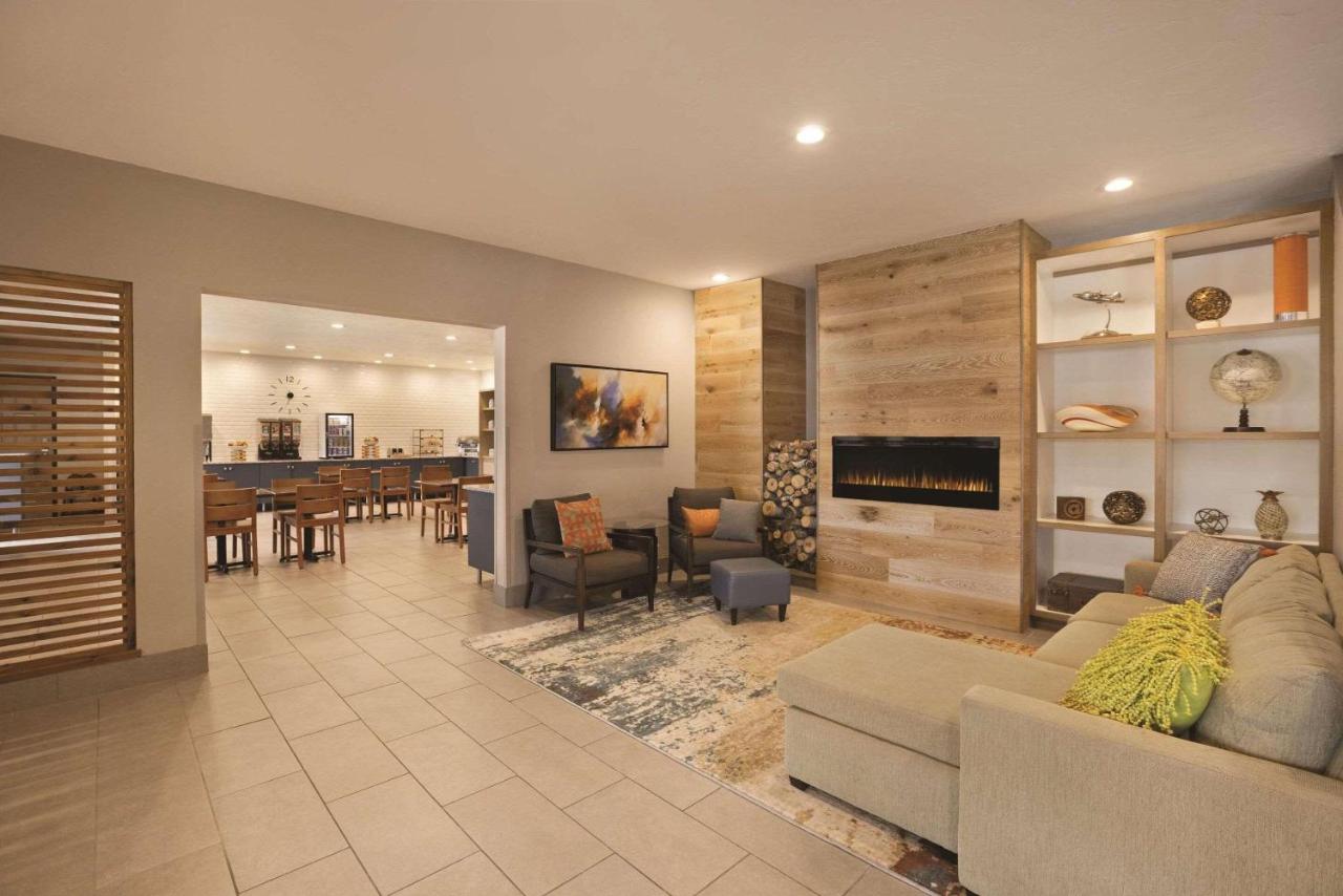 Country Inn & Suites by Radisson, Green Bay North - 4