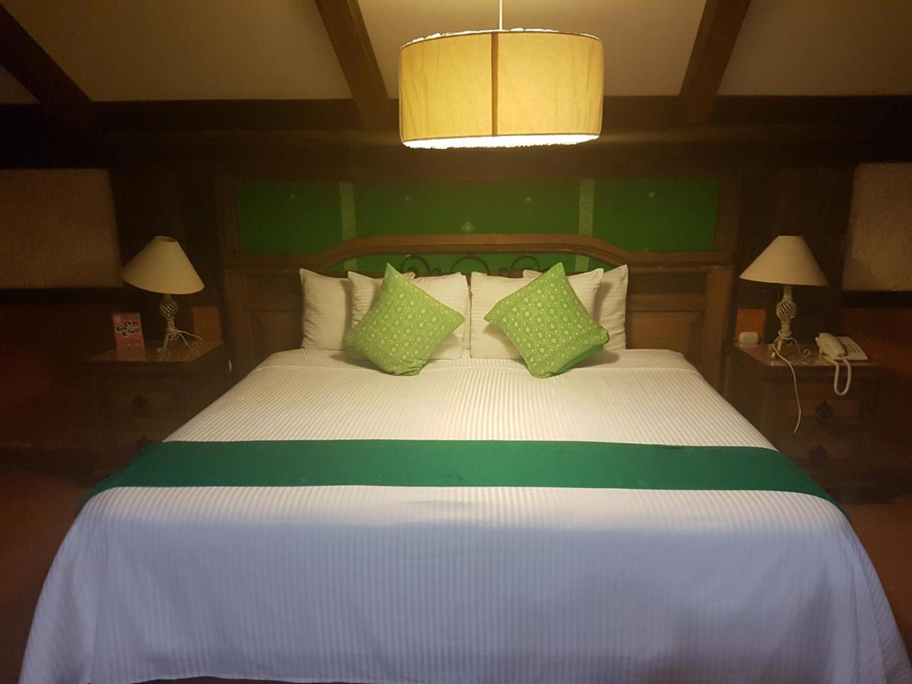 Hotel Temático Mision Colonial