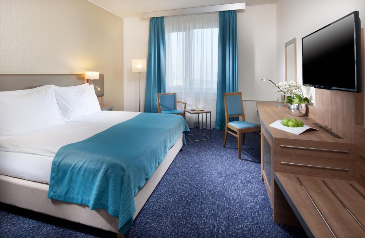 Holiday Inn Prague Congress Centre By IHG photo 2