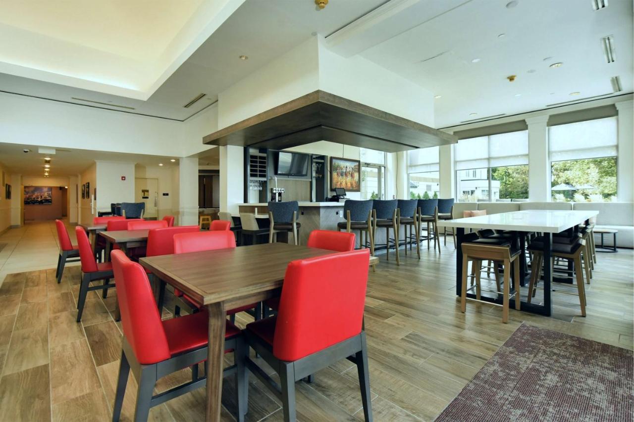 Hilton Garden Inn Saratoga Springs photo 2
