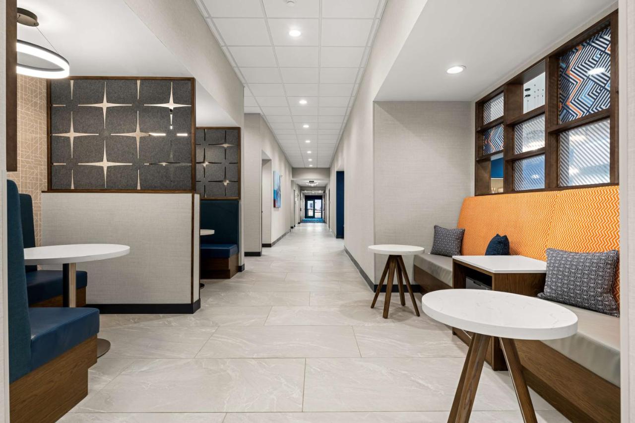 Hampton Inn and Suites Bessemer Birmingham photo 3