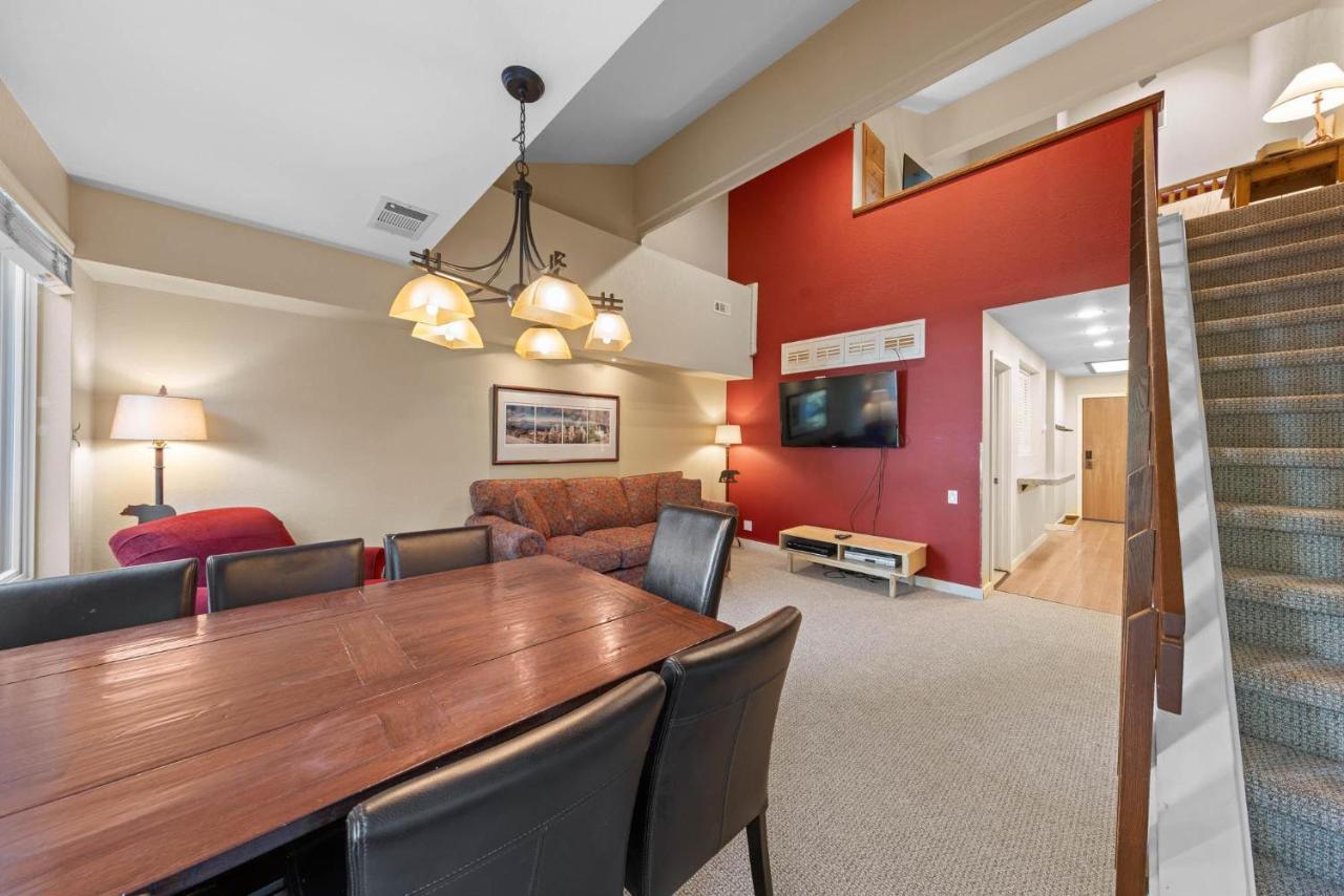 Palisades Tahoe Lodge Rentals Premium Studio Loft #313 - 2