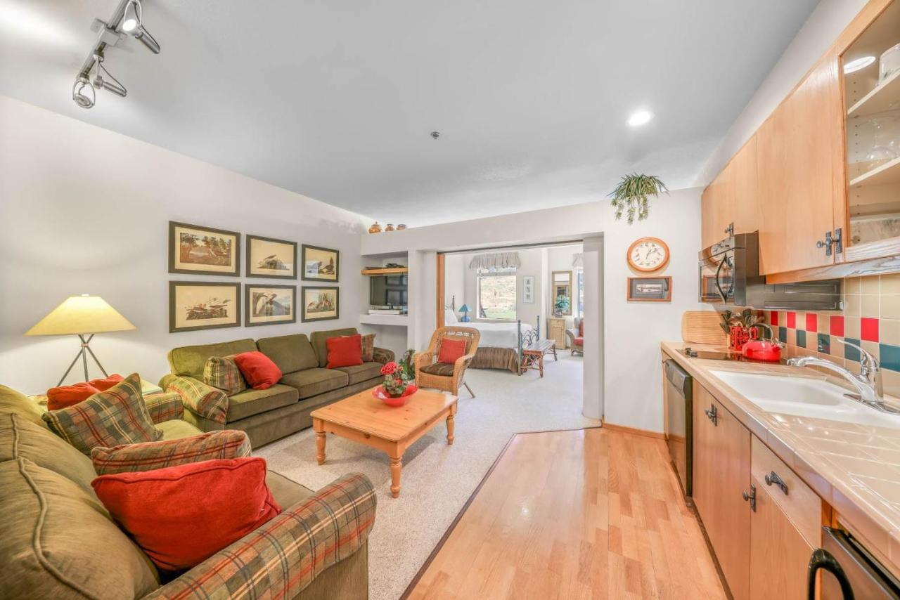 Palisades Tahoe Lodge Rentals Studio #143 - 2
