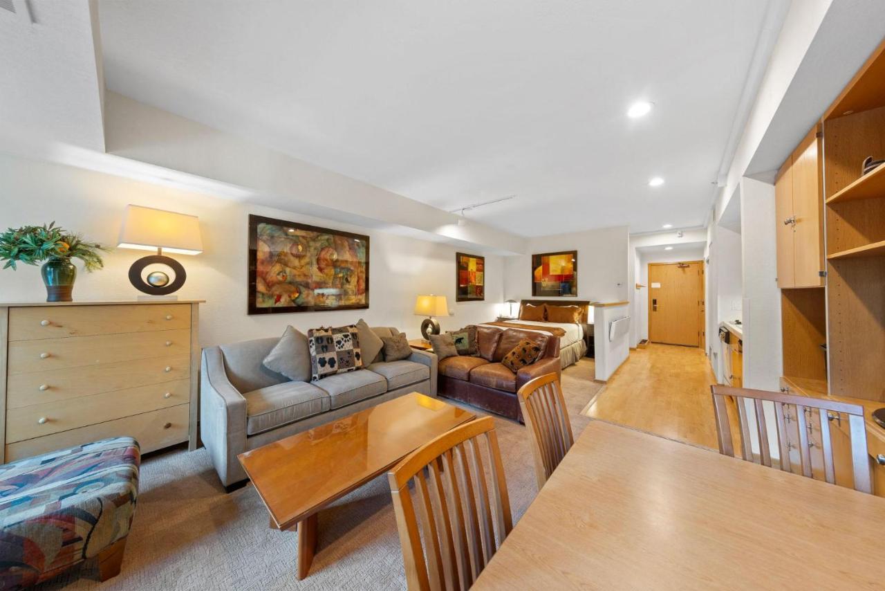 Palisades Tahoe Lodge Rentals Studio #232 - 3