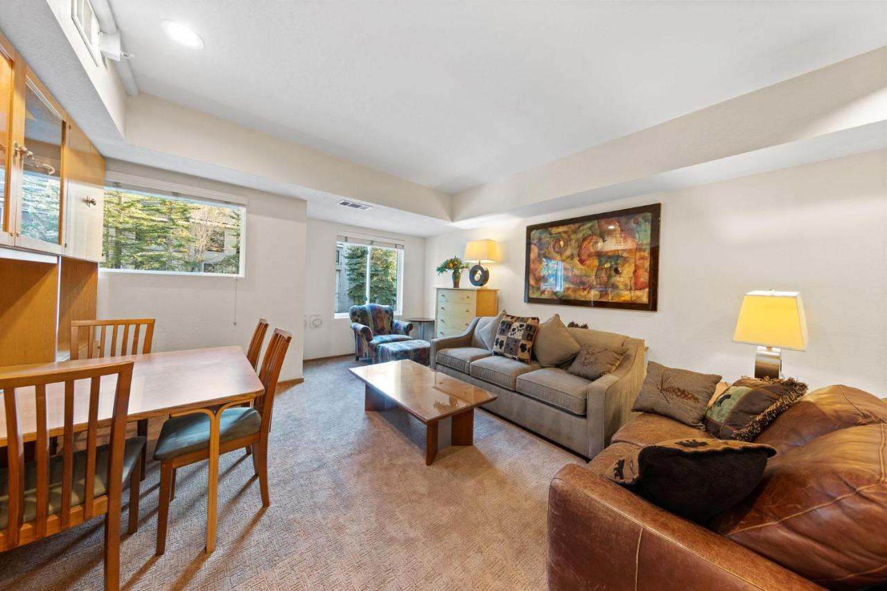 Palisades Tahoe Lodge Rentals Studio #232 - 2
