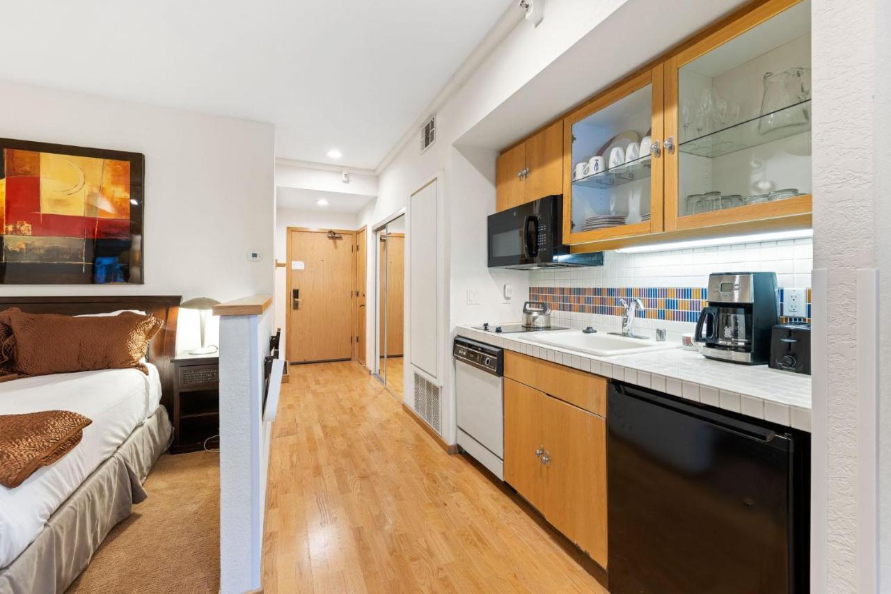 Palisades Tahoe Lodge Rentals Studio #232 - 4