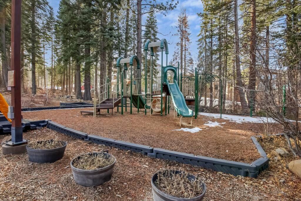 Slope Side Studio in Northstar Village! - 3