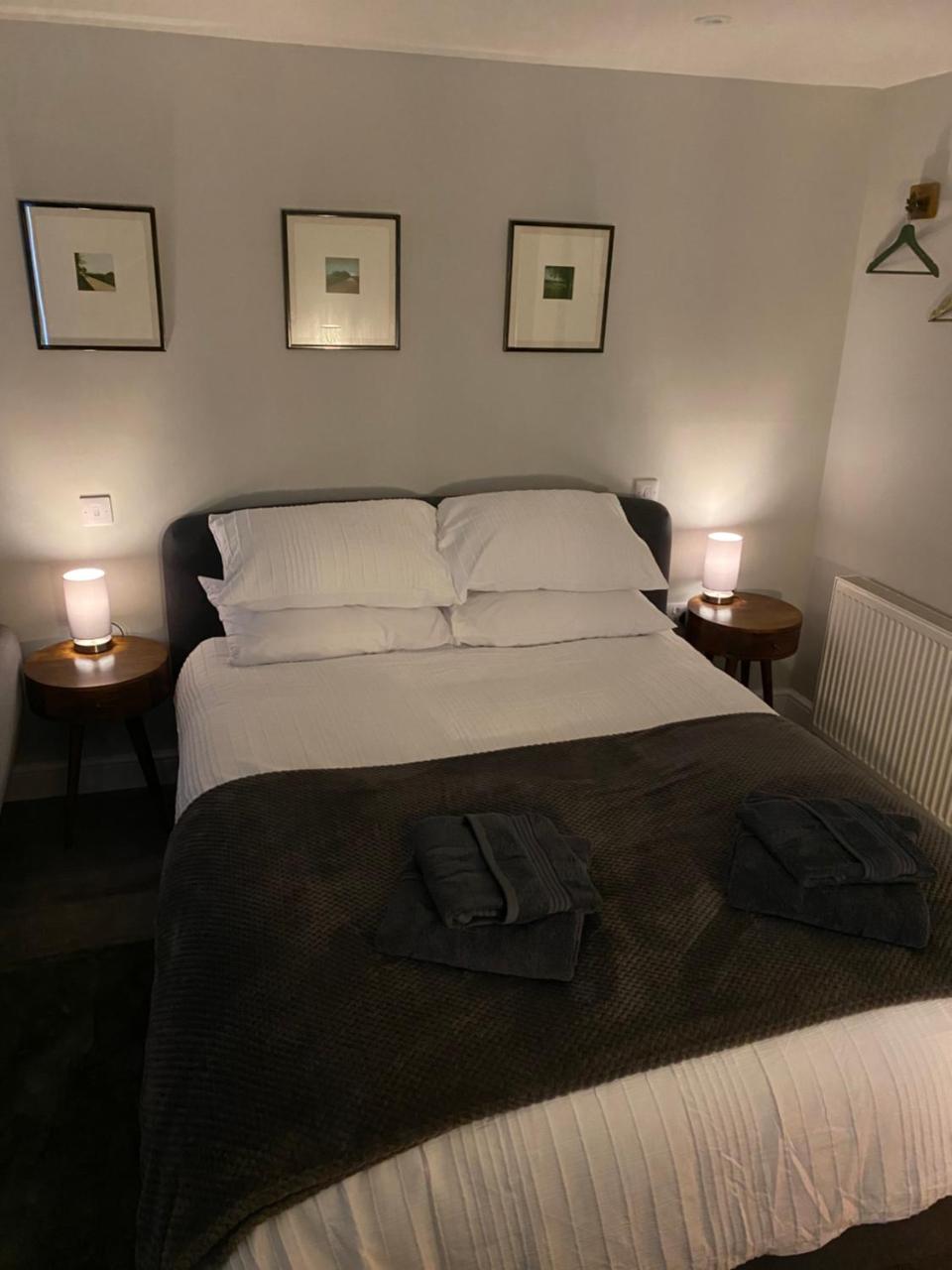 SPALDING - Self Contained Studio Double - An extra single bed can be provided - 2
