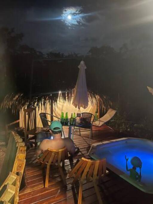 Chalés do AVOHAY, lindo chalé com privativa banheira hidromassagem aquecida, apenas 2 minutos da Vila de São Jorge Chalé Guita photo 4