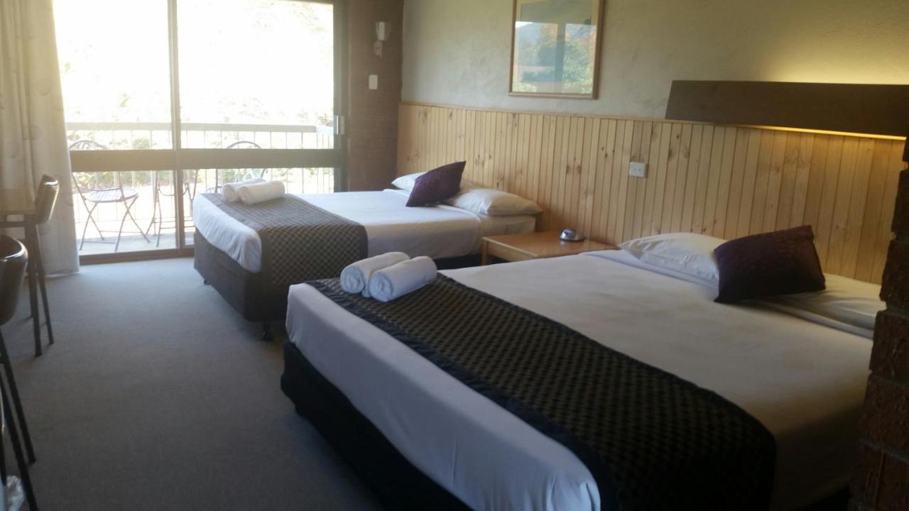 Motel Sierra - Bright photo 4