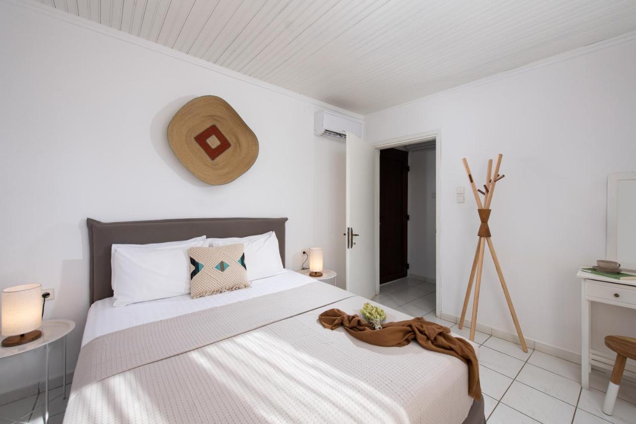 Acroterra - Easy Living - 2
