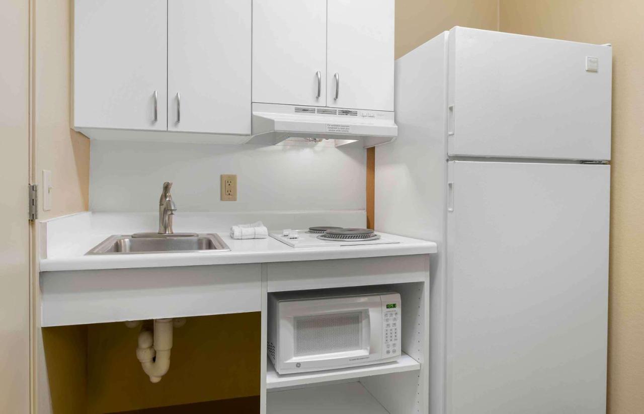 Extended Stay America Select Suites - Tampa - Brandon photo 3