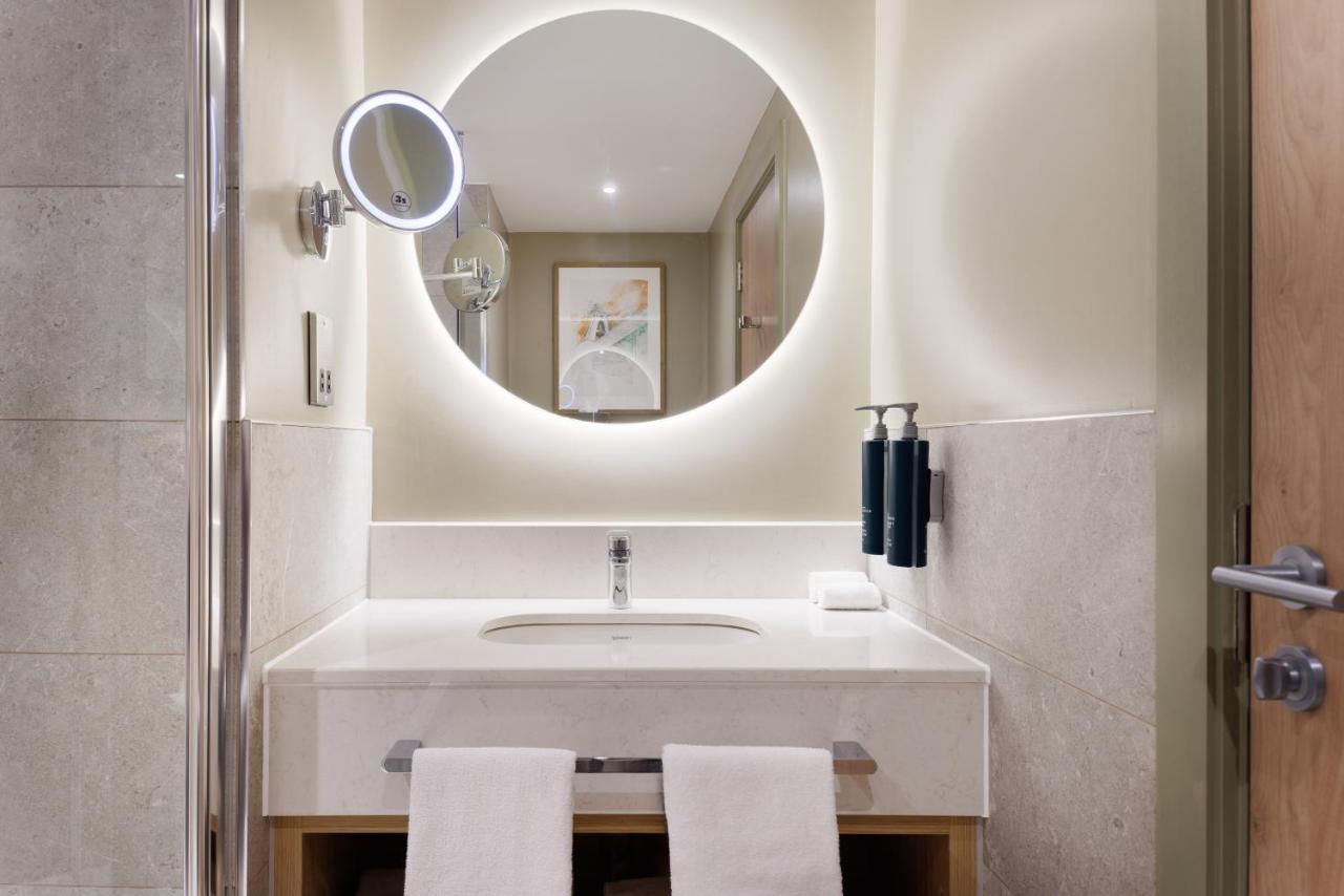 DoubleTree by Hilton Bristol North - 5