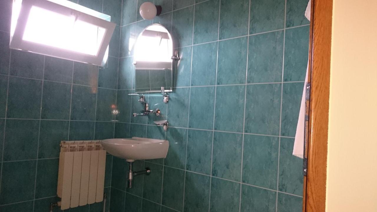 Classic Hotel photo 2