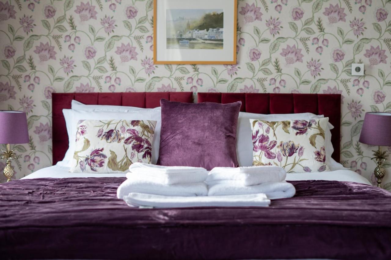 Photo - Western Isles Hotel