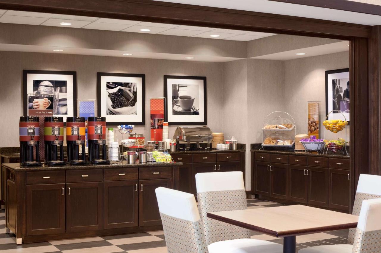 Hampton Inn & Suites Mansfield photo 2