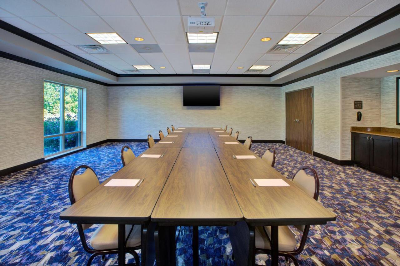 Hampton Inn & Suites Flint/Grand Blanc photo 4