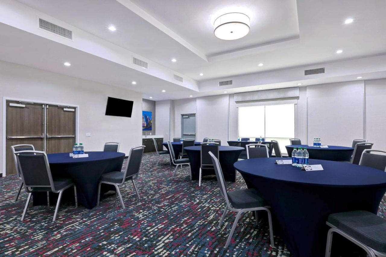 Hampton Inn & Suites Houston East Beltway 8 photo 4