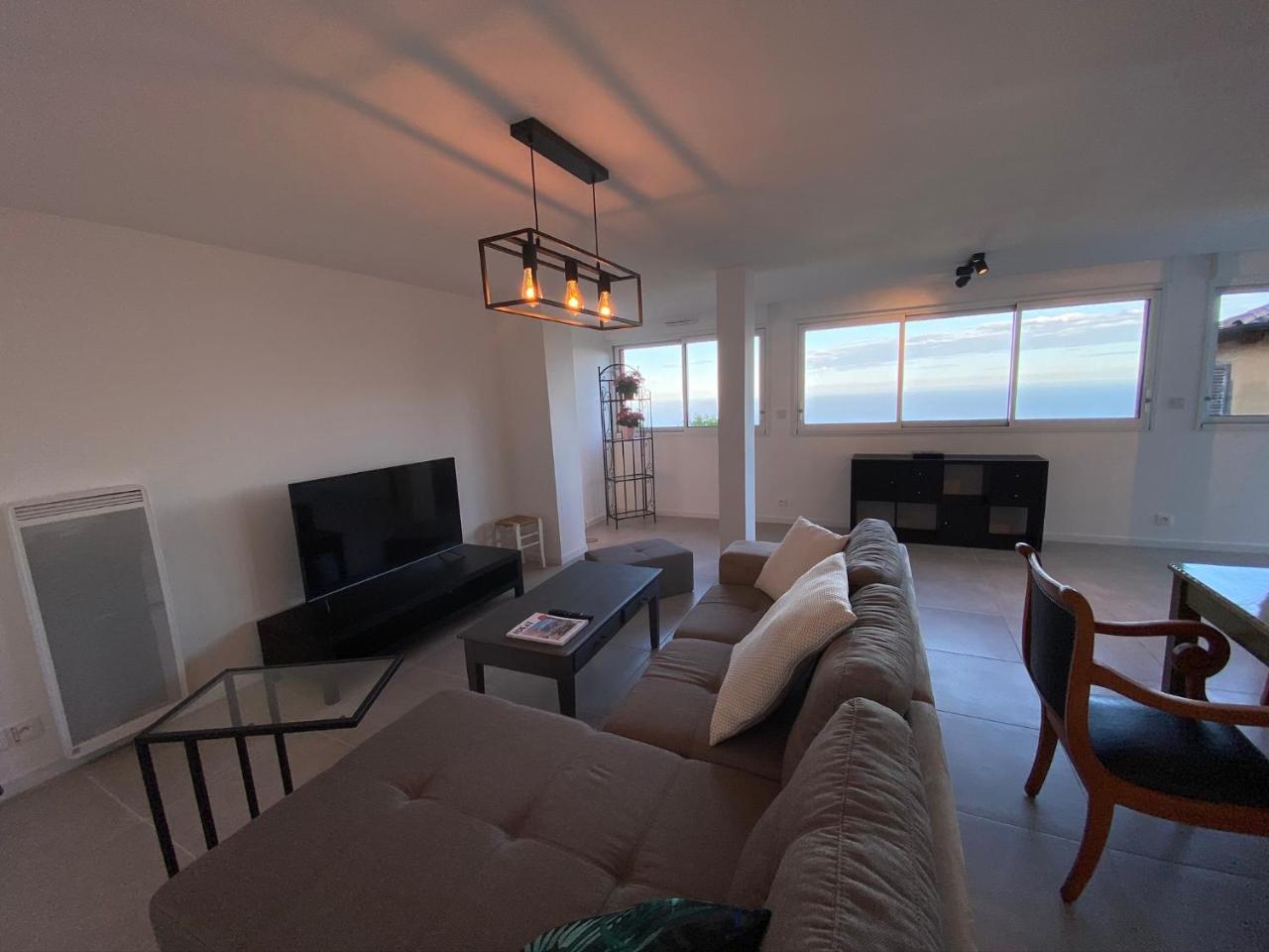 F1 4-Bedrooms Villa with Parking, AC & Pool 8 to 10 guests - 5