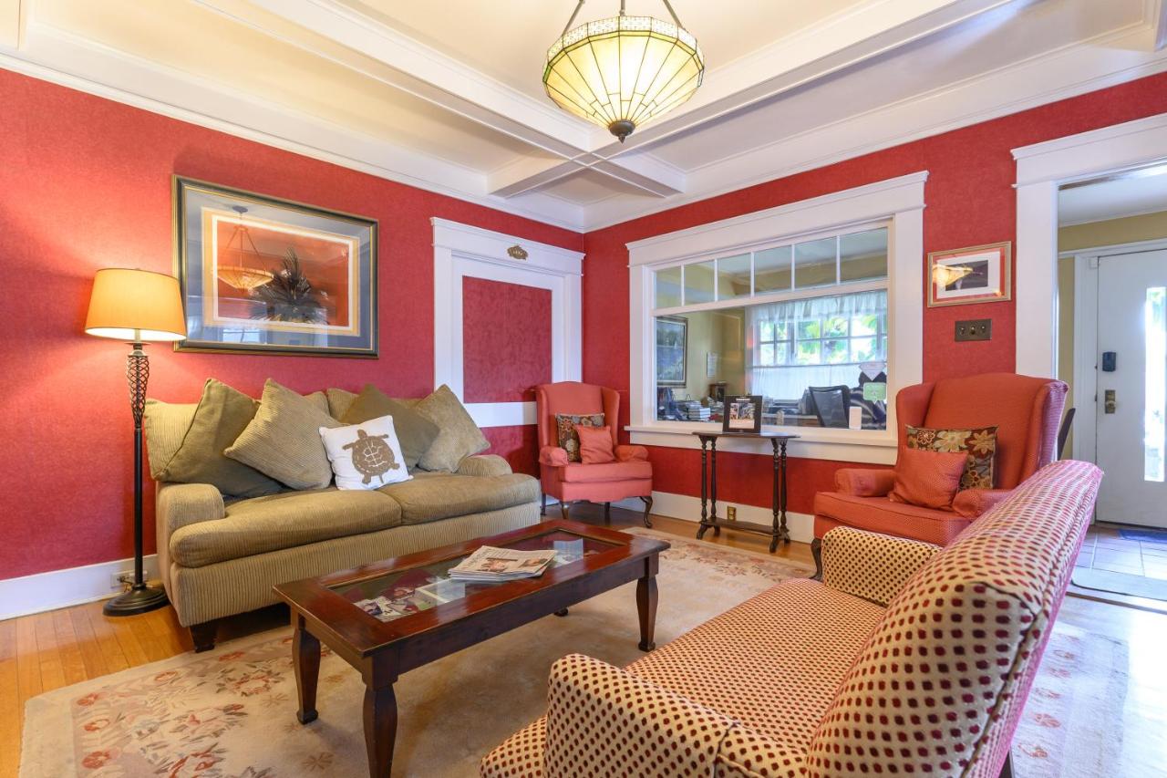 Beachrunners Inn photo 2