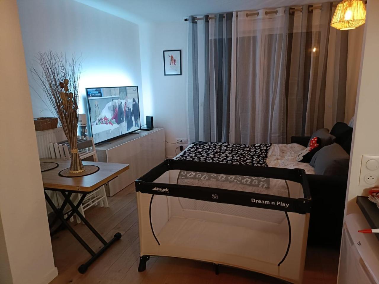 DISNEY - PARIS 5 Min DE DISNEY - PK privé gratuit - 4 personnes - Terrasse jardin - 6