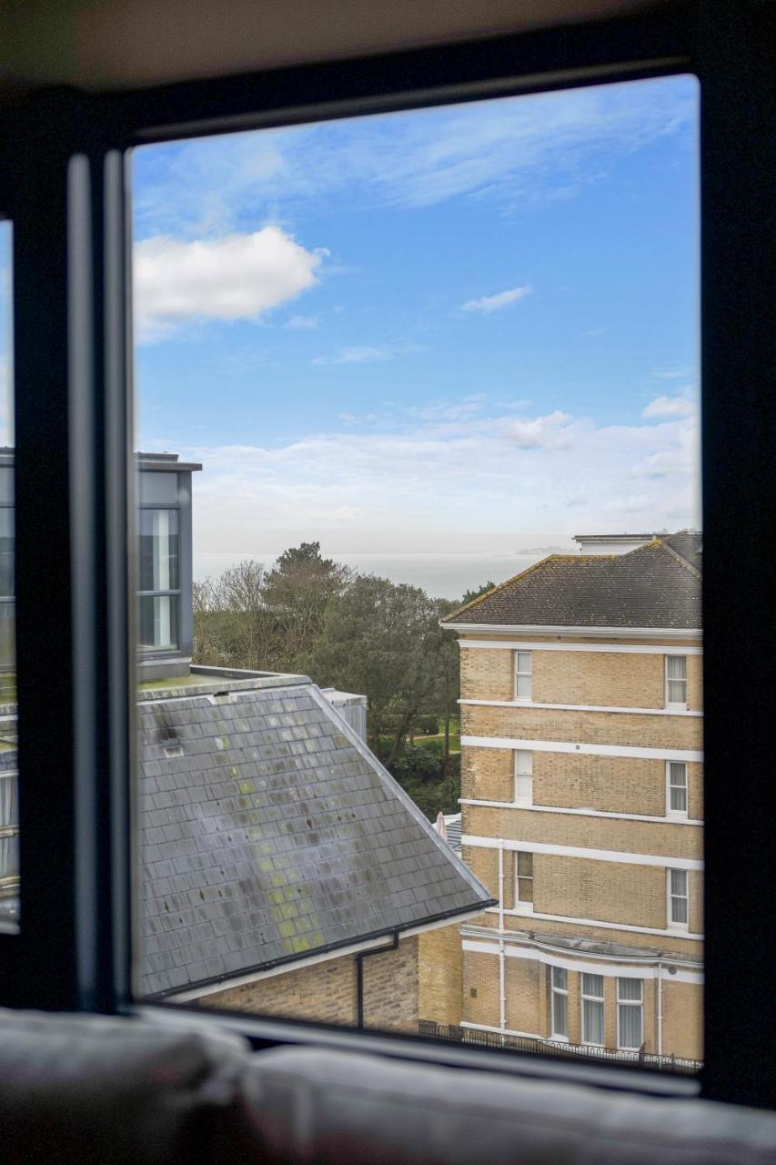 Westcliff Penthouse with Sea Views and Balcony - 3