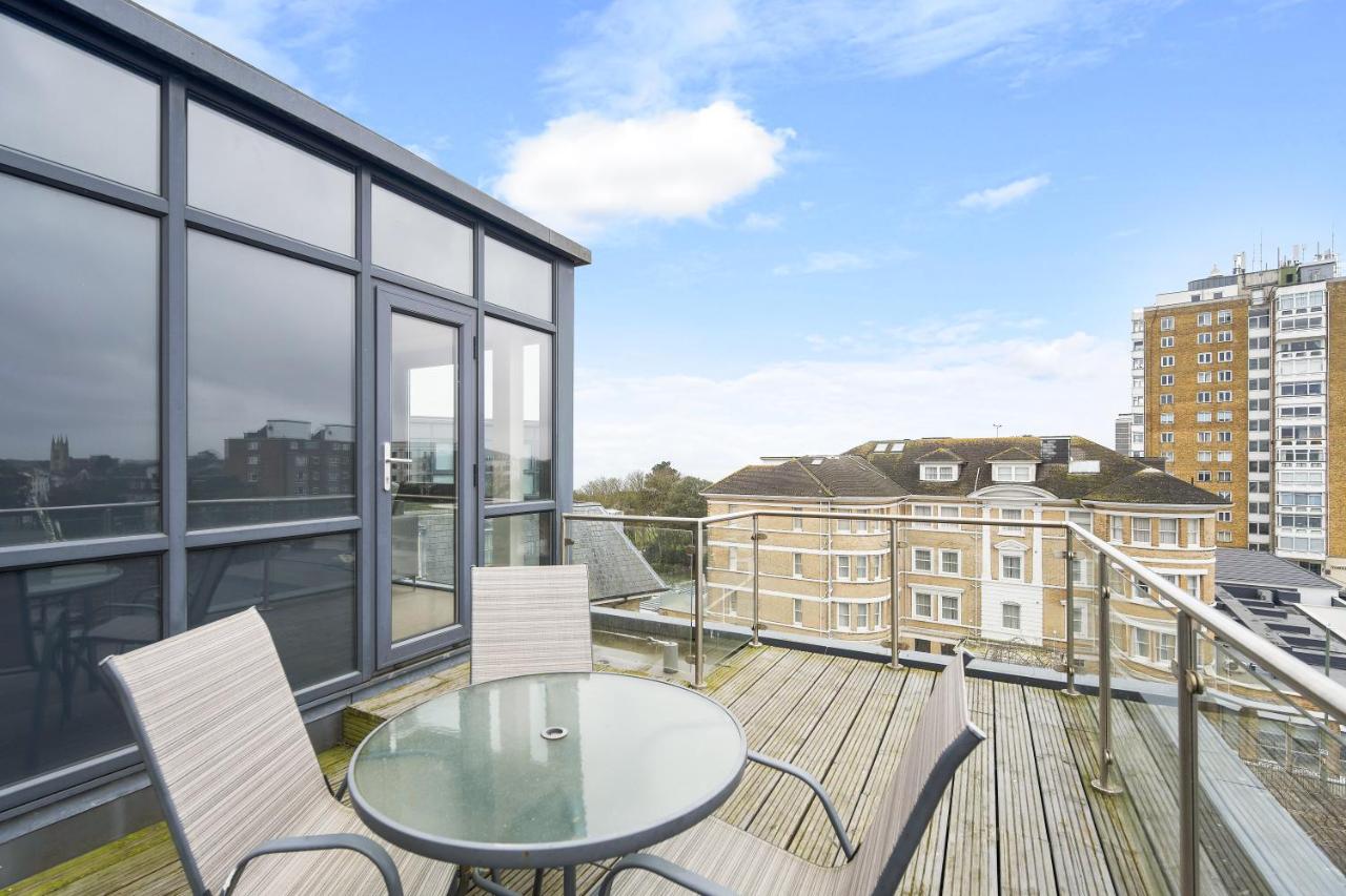Westcliff Penthouse with Sea Views and Balcony - 5