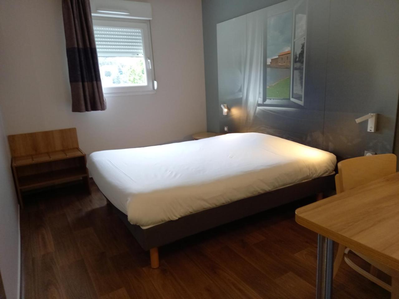 B&B HOTEL Saint-Etienne Monthieu - 4