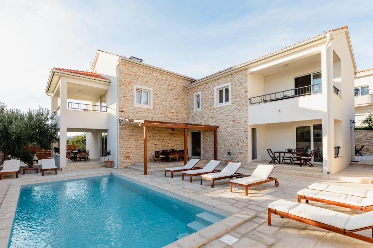 Olive Tree Apartments 2 - 3