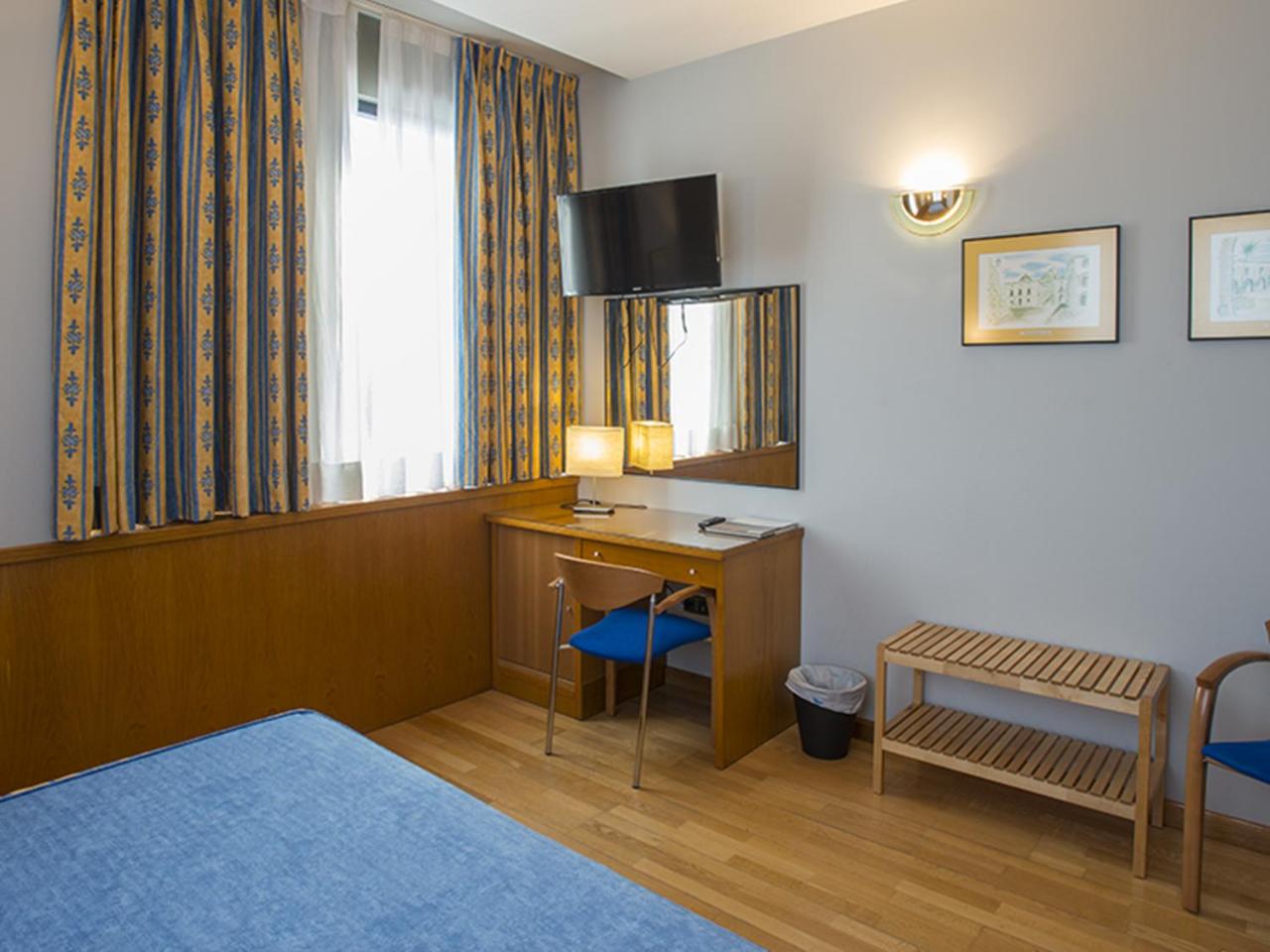 Encasa Hotel Almansa photo 2