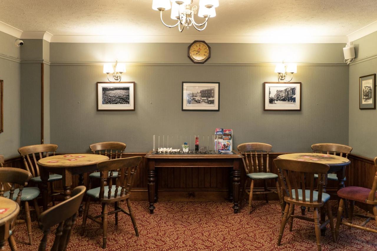 The Red Lion Hotel photo 2