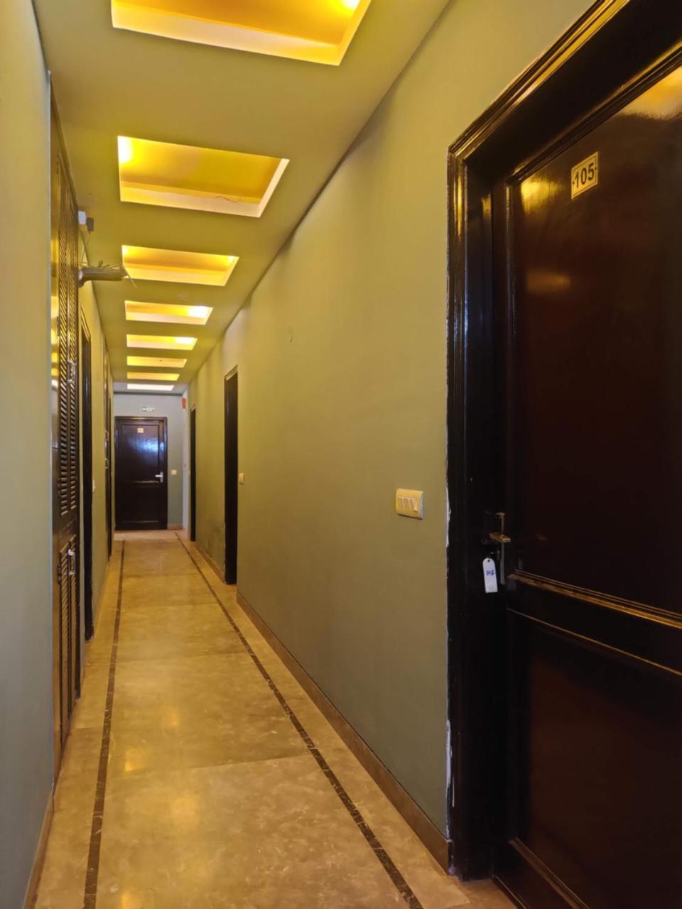 Hotel Delhi Airport Plaza IGI Airport , Free Airport Pickup
