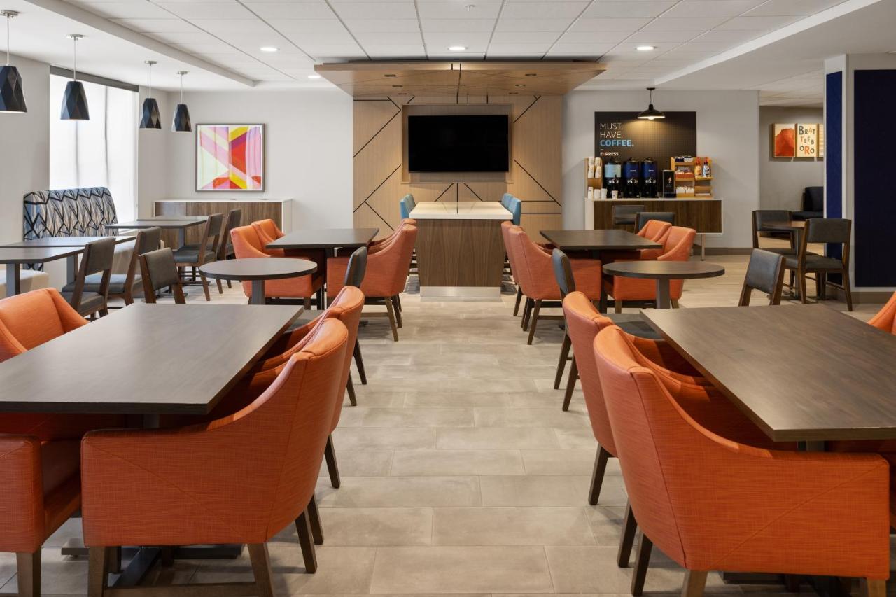 Photo - Holiday Inn Express Hotel & Suites Brattleboro by IHG