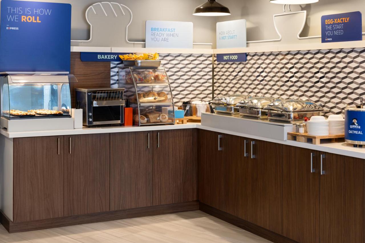 Photo - Holiday Inn Express Hotel & Suites Brattleboro by IHG