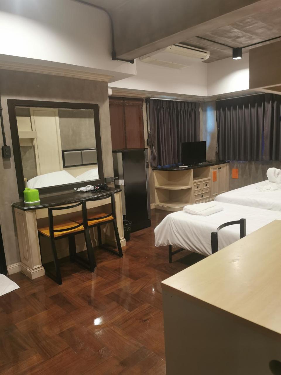 Photo - bangkok bed place