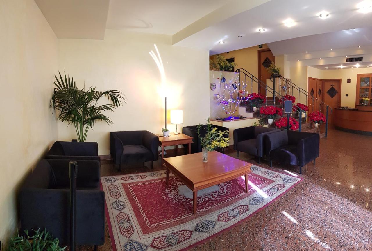 Savant Hotel - 4