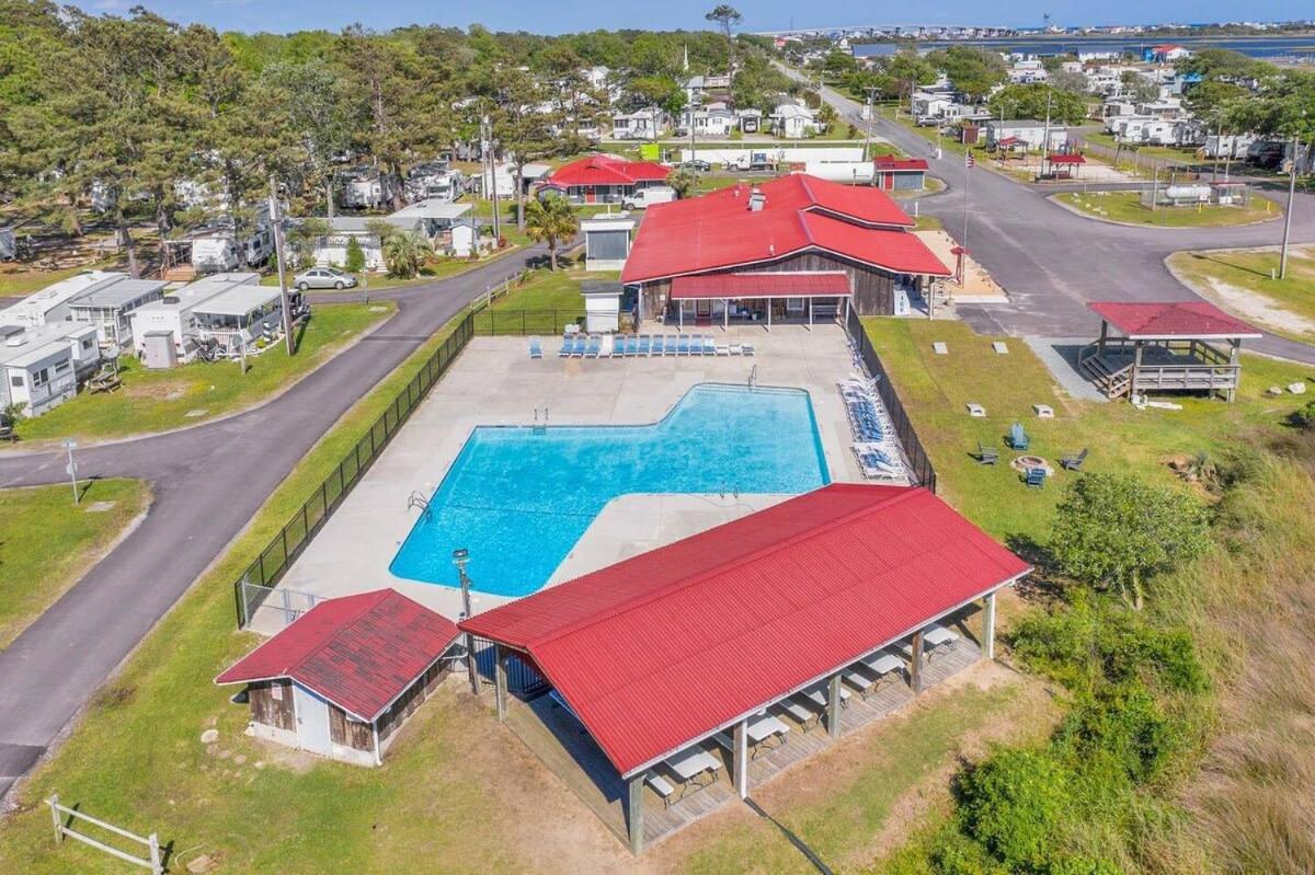 Surf City 2BR Model Home with Pool and Boat Ramp Access photo 3