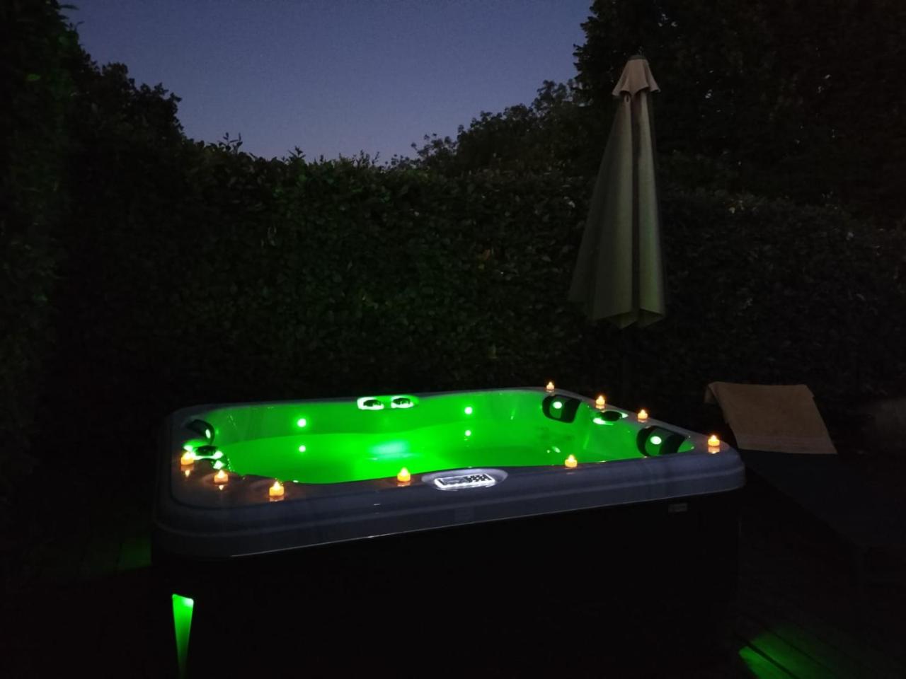 Le SPA d'Adélaïde son jacuzzi privé - 2