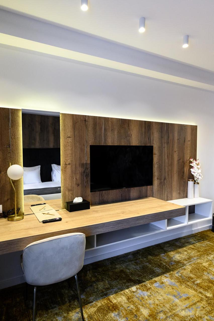Iza Hotel photo 3